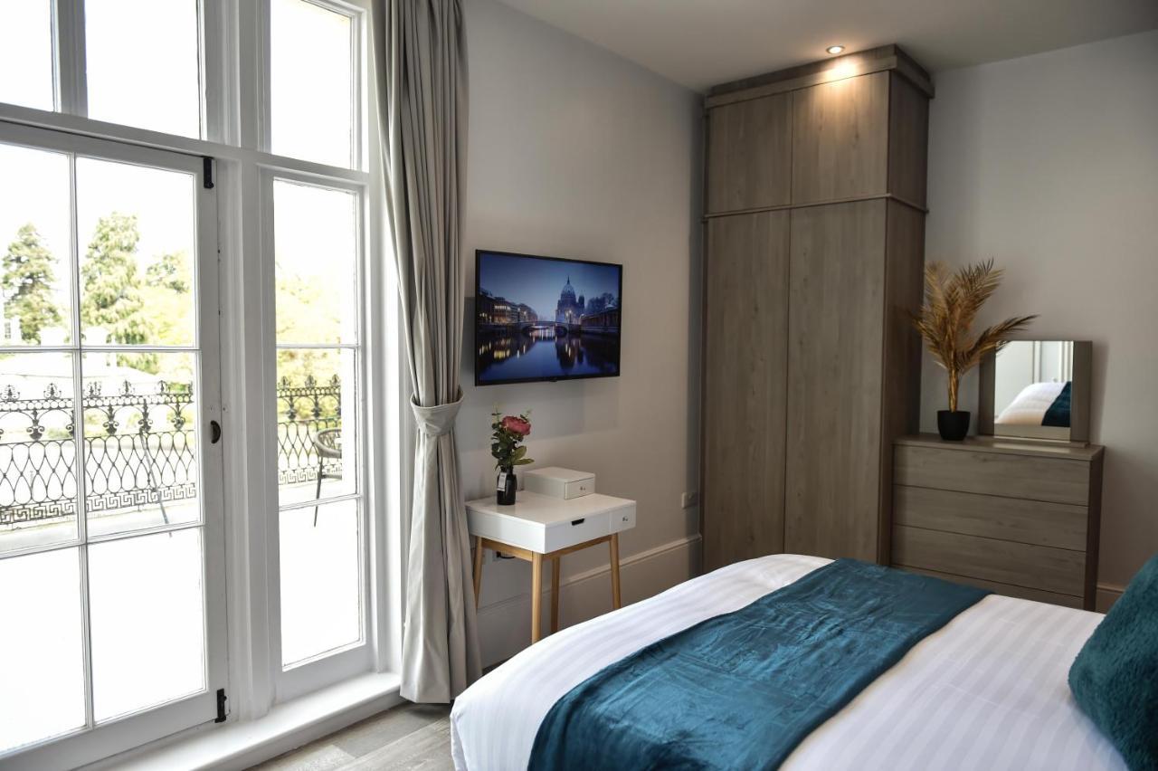 Victoria Colonnade Aparthotel เลมิงตันสปา ภายนอก รูปภาพ