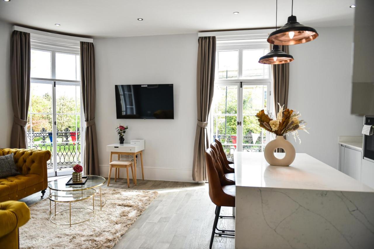 Victoria Colonnade Aparthotel เลมิงตันสปา ภายนอก รูปภาพ