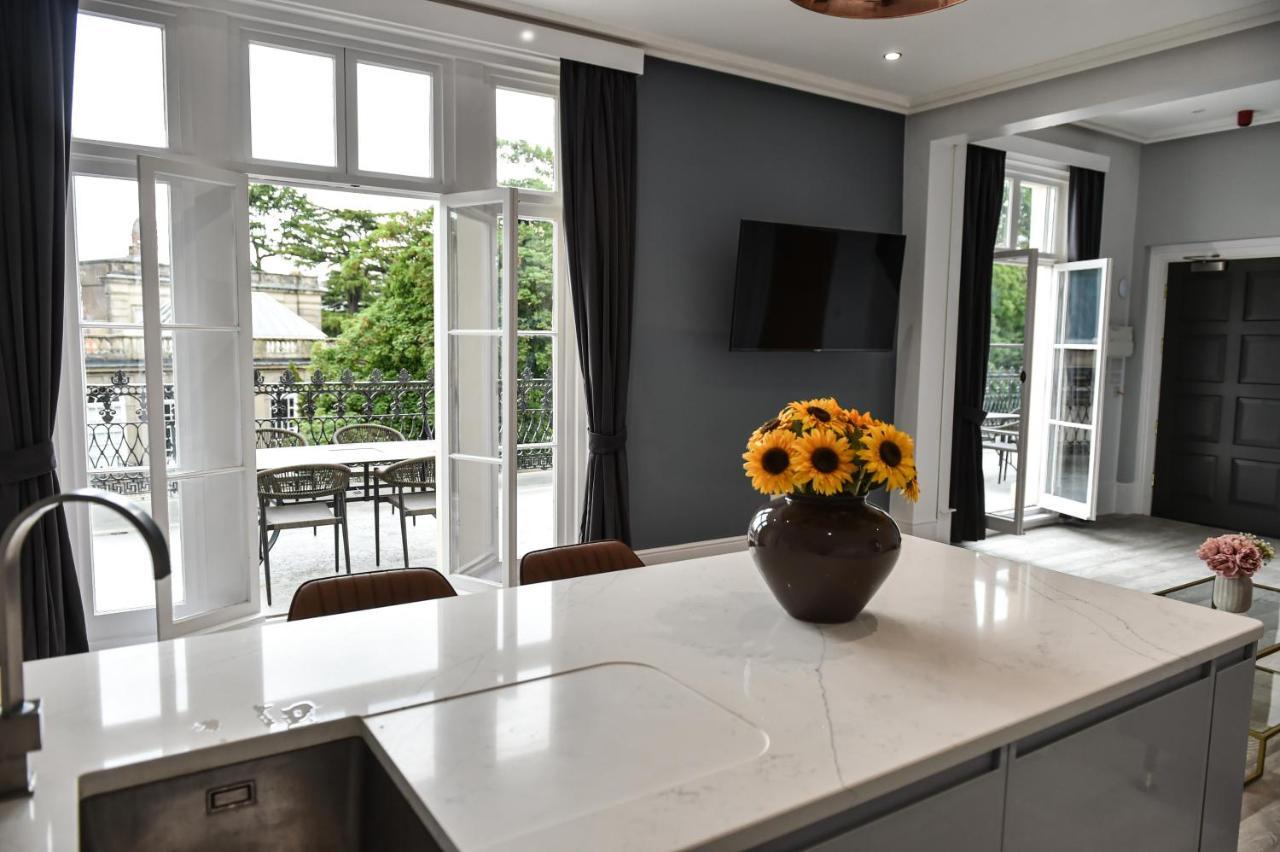 Victoria Colonnade Aparthotel เลมิงตันสปา ภายนอก รูปภาพ